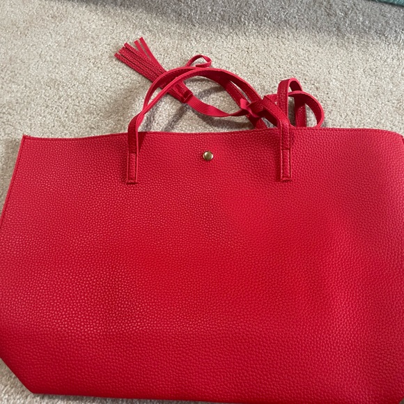 Big red purse - Picture 1 of 5
